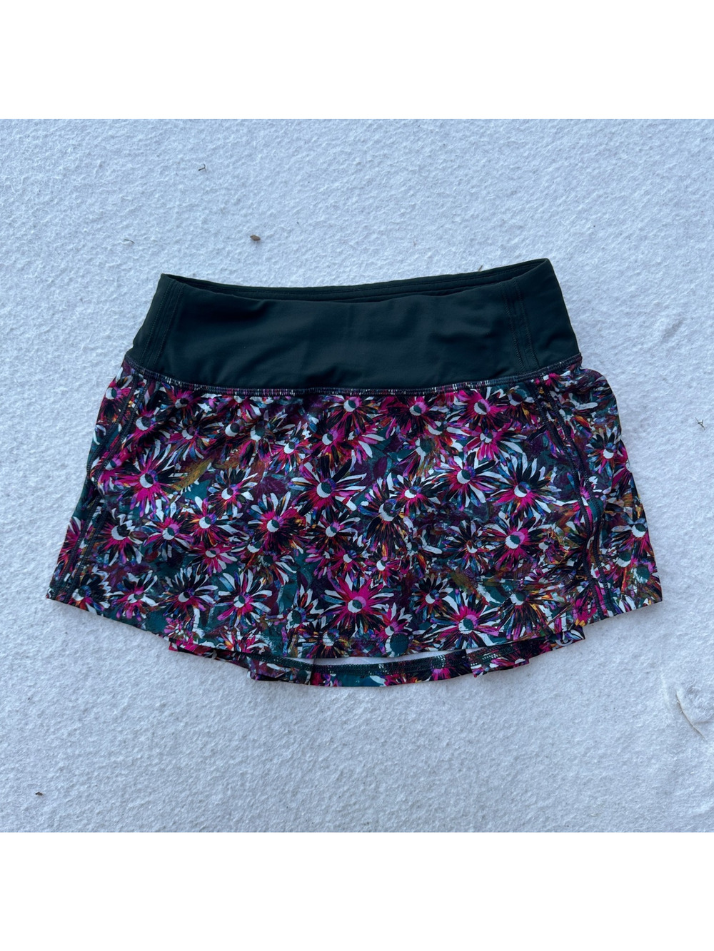 Lululemon Pace Rival Mid-Rise Skirt Tall Floral Electric Rainforest Green Size 0